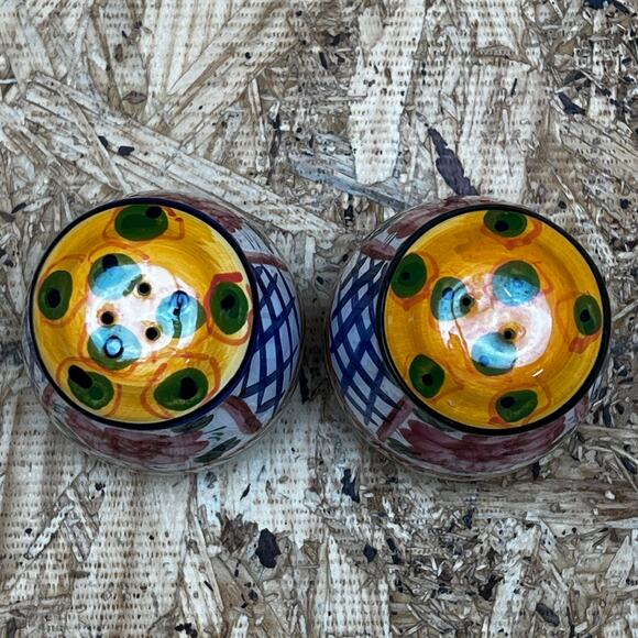 Ceramic Floral Salt & Pepper Shakers - Picture 5 of 6